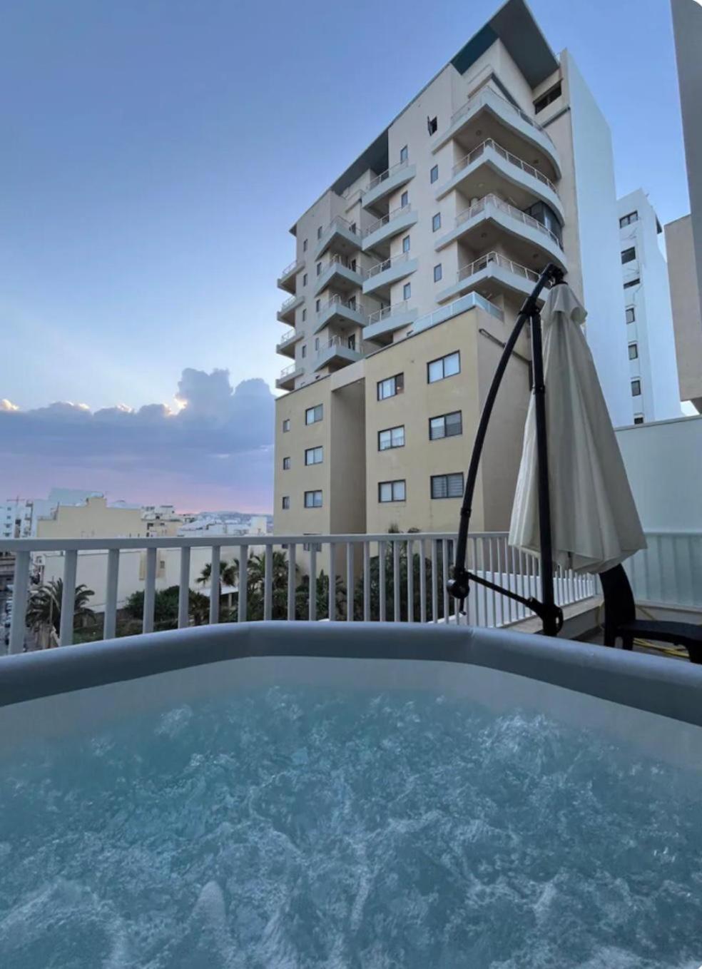 Sea Breeze, Spacious 2-Bedroom Lux Seaside Apartments St. Paul's Bay Luaran gambar