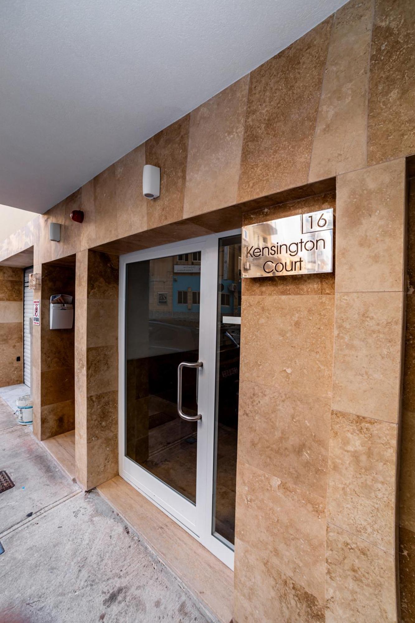 Sea Breeze, Spacious 2-Bedroom Lux Seaside Apartments St. Paul's Bay Luaran gambar