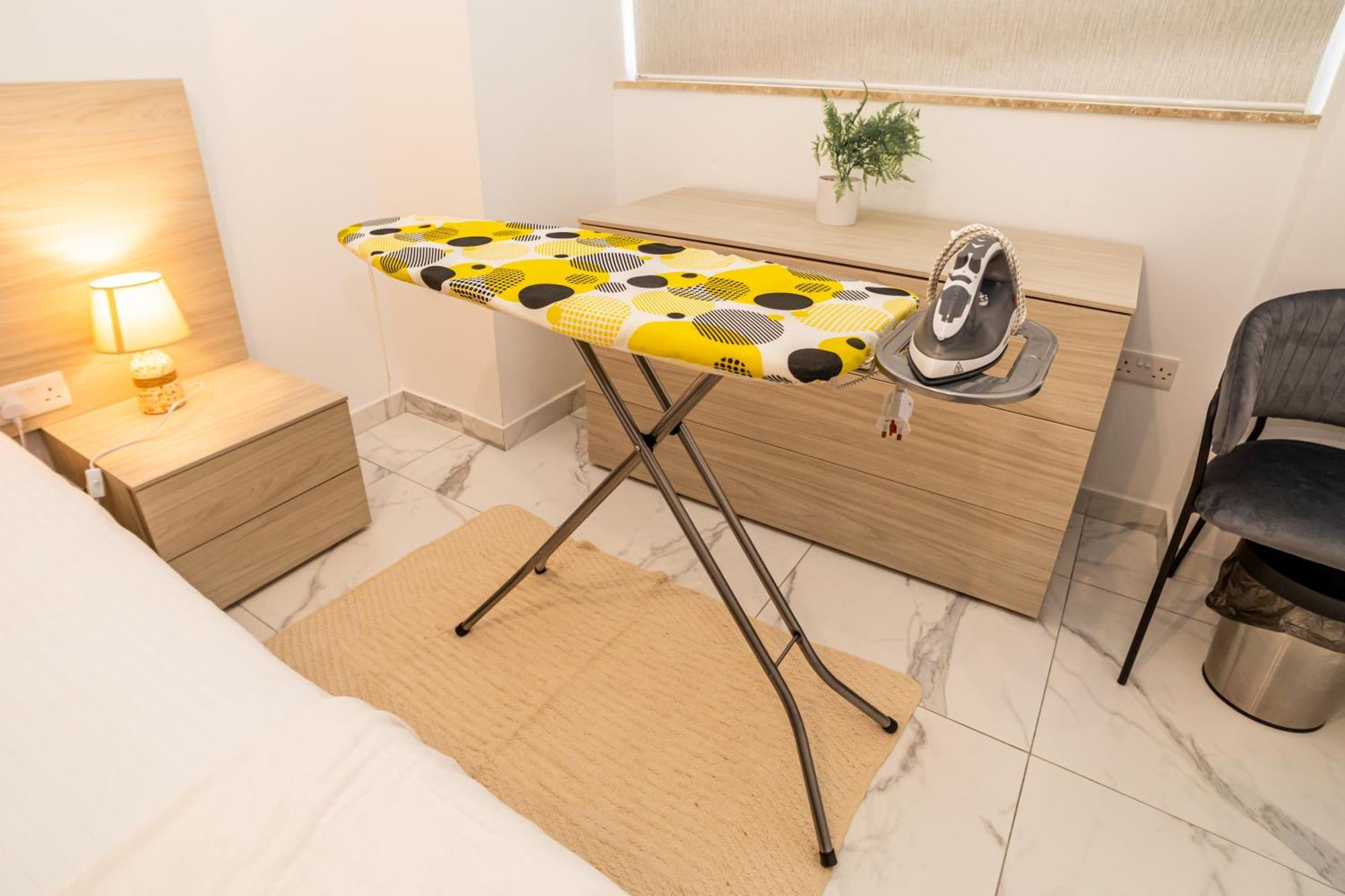 Sea Breeze, Spacious 2-Bedroom Lux Seaside Apartments St. Paul's Bay Luaran gambar